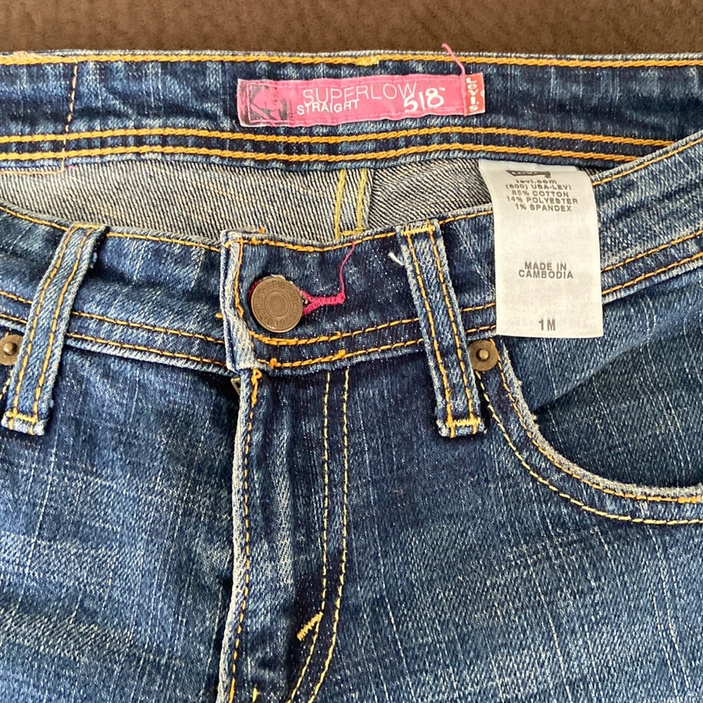 Levis super low 518  Straight size 1M Juniors